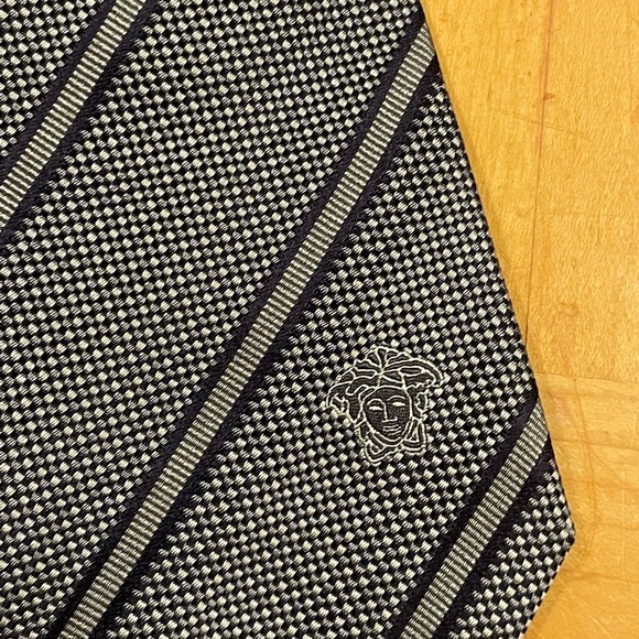 Gray Versace tie - Picture 2 of 7